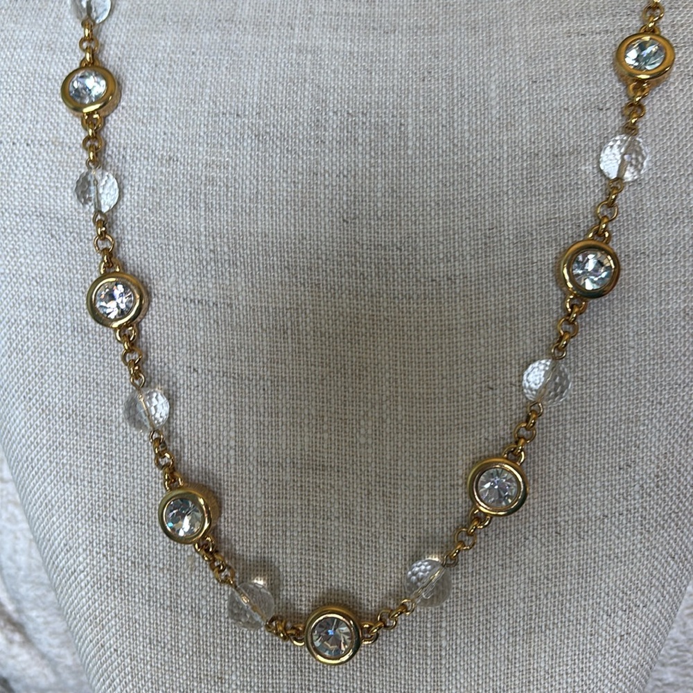 🟥JACQUELINE B KENNEDY, JBK Signed, Gold Tone Necklace Vintage